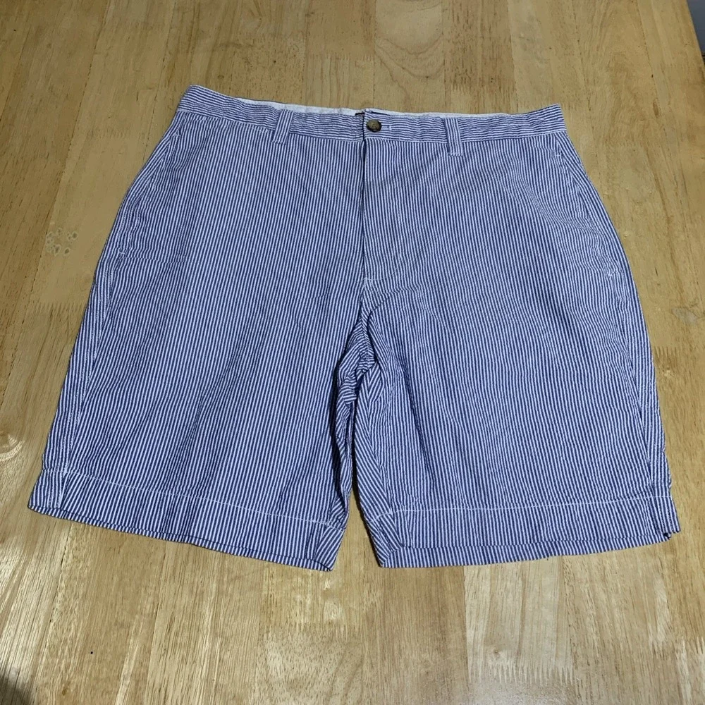 Chaps Shorts Mens 34 Seersucker Flat Front 100% Cotton Blue White Stripe‎ Casual
